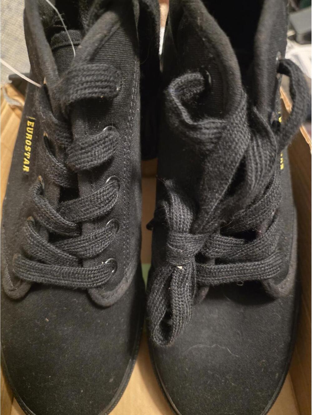 Eurostar Non Slip Work Shoes Womens 6.5  Color Black